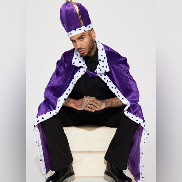FASHION NOVA KING COSTUME - Picture 2 of 5